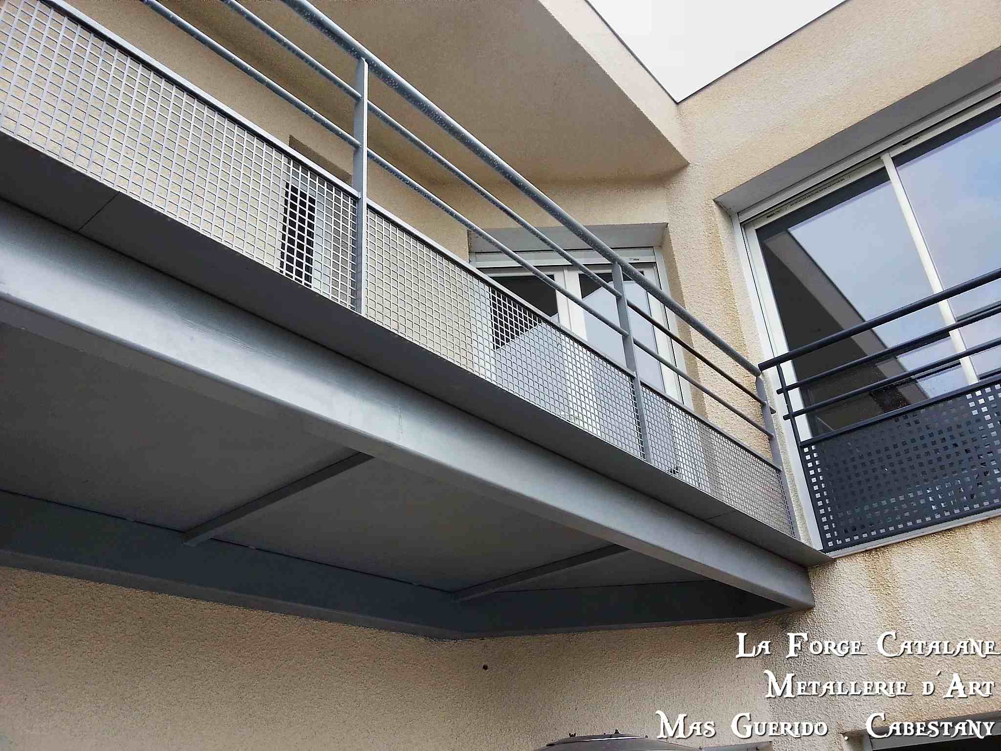 passerelle tube garde corps garde-corps fer Forge Catalane Cabestany (3).jpg